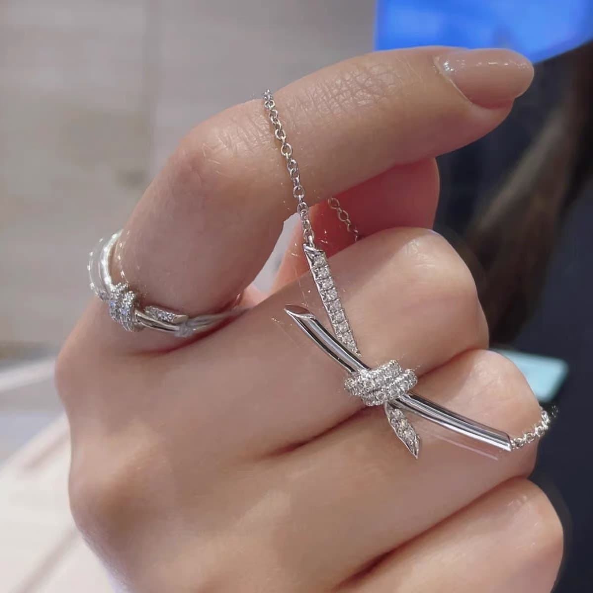 Dây Chuyền Knot Cao Cấp Dành Cho Nữ Dây Chuyền Knot Cao Cấp Dành Cho Nữ
