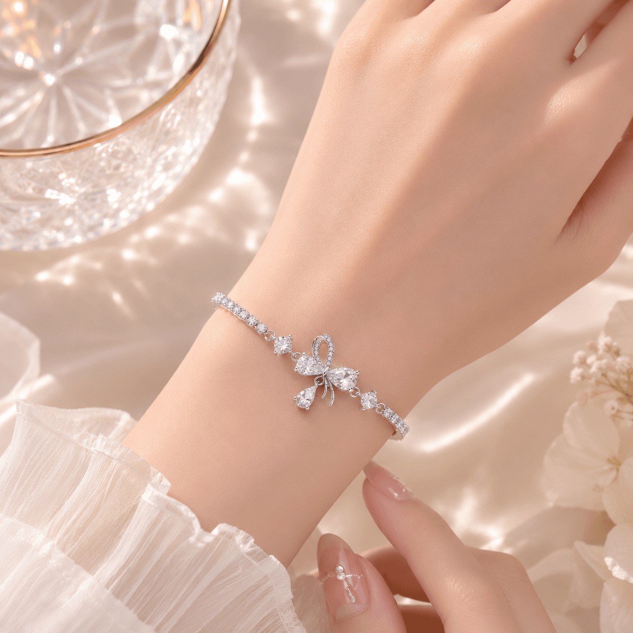 Vòng tay nữ mặt nơ xinh đính đá cá tính